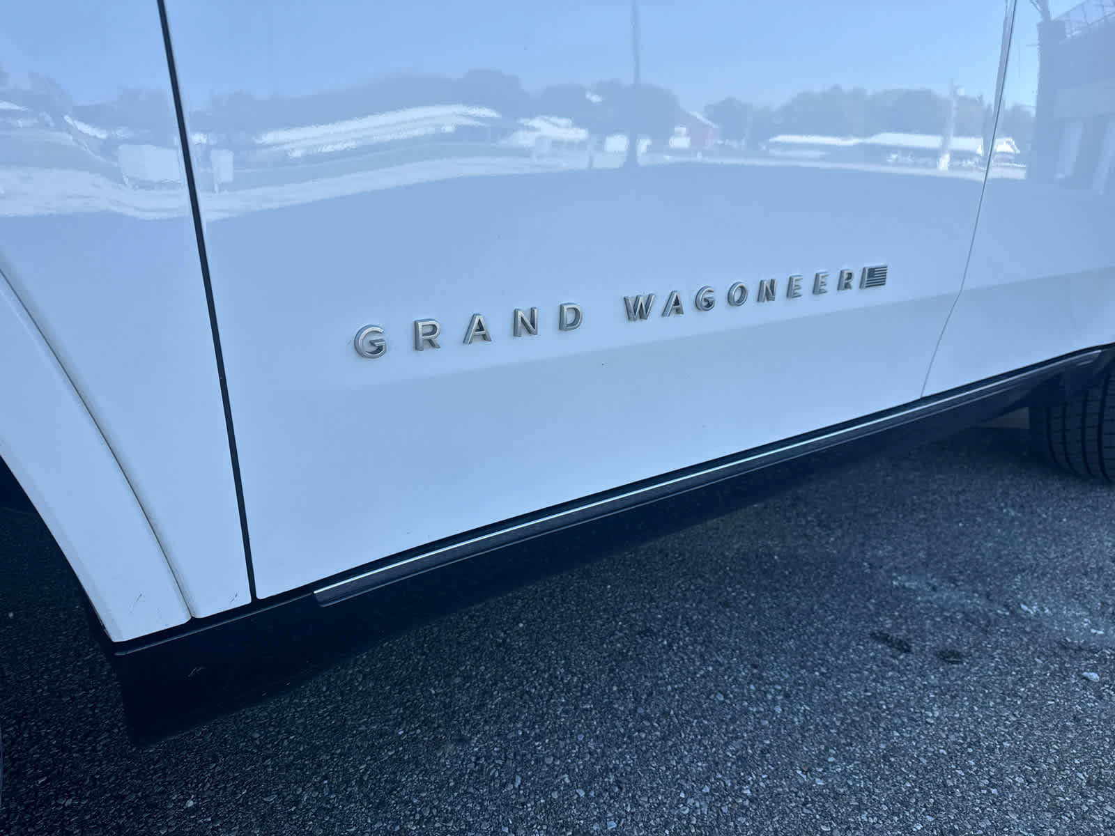 Used 2023 Jeep Grand Wagoneer Series II w/ Rear Seat Video Group 1 AWD/4WD image 10