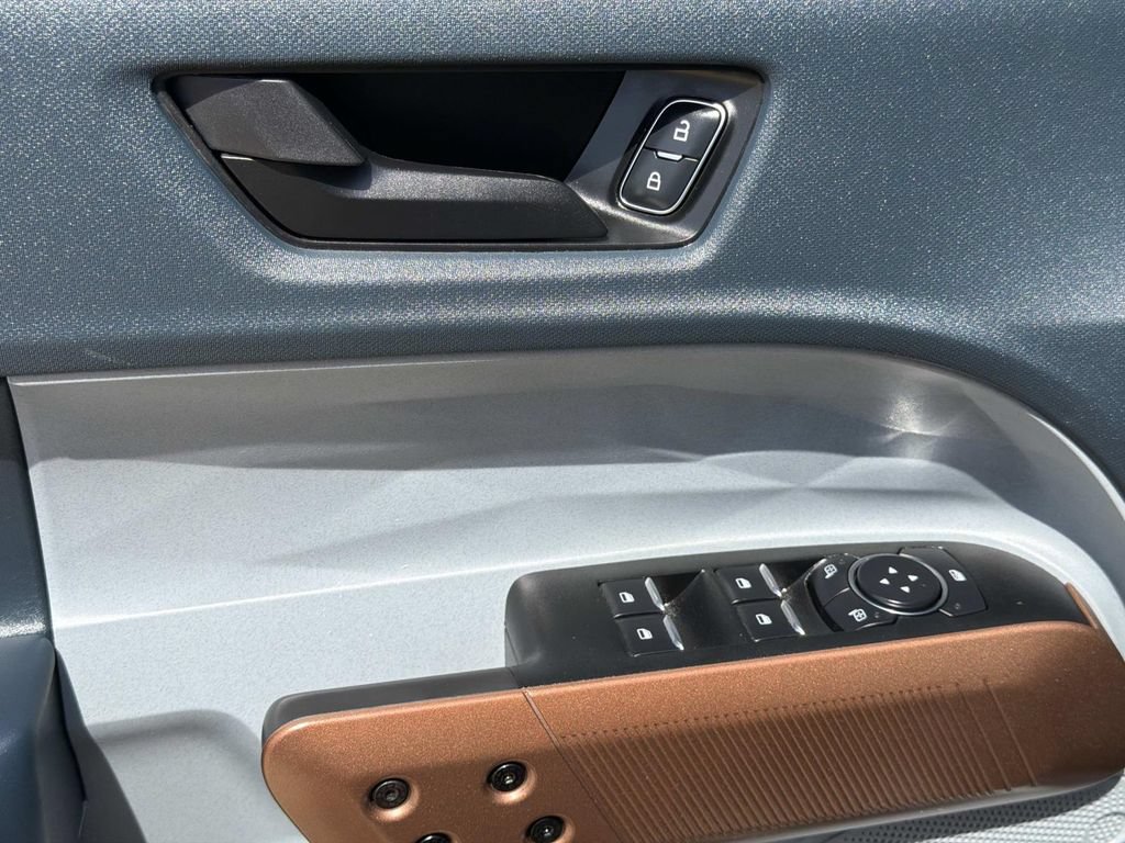 Used 2023 Ford Maverick Lariat FWD image 23