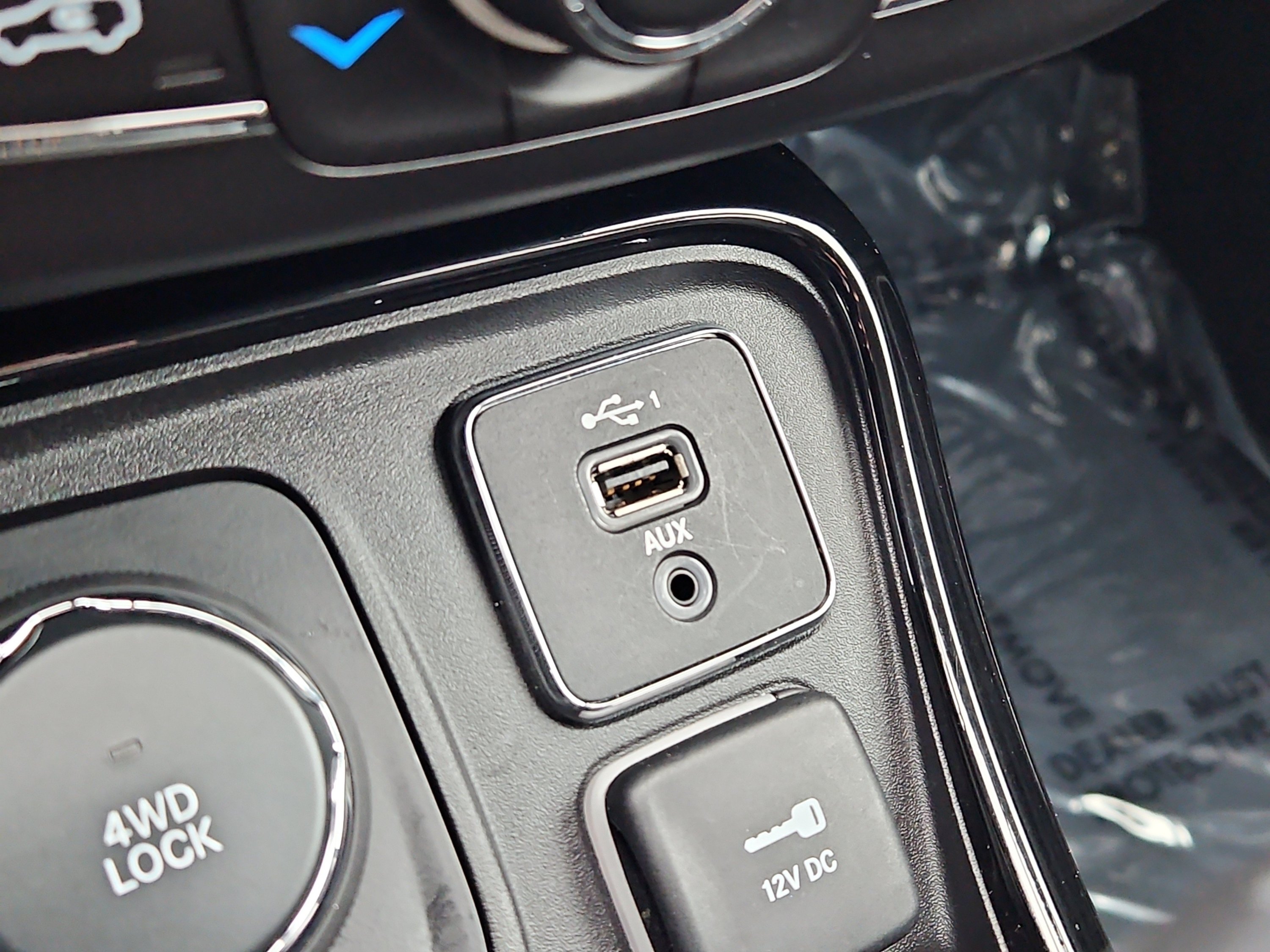 Used 2019 Jeep Compass Limited AWD/4WD image 10