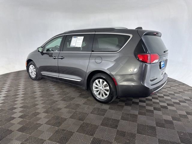 Used 2019 Chrysler Pacifica Touring-L w/ Advanced Safetytec Group image 9