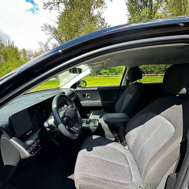 Certified 2025 Hyundai Ioniq 5 SE image 13