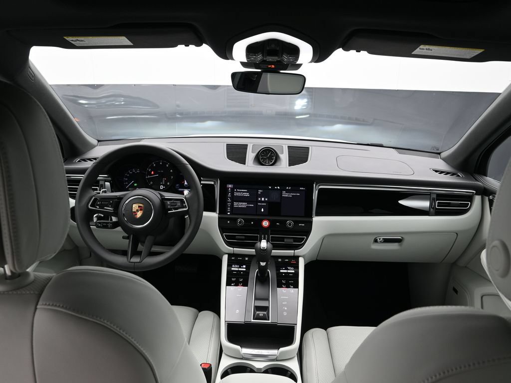 Certified 2026 Porsche Macan AWD/4WD image 20
