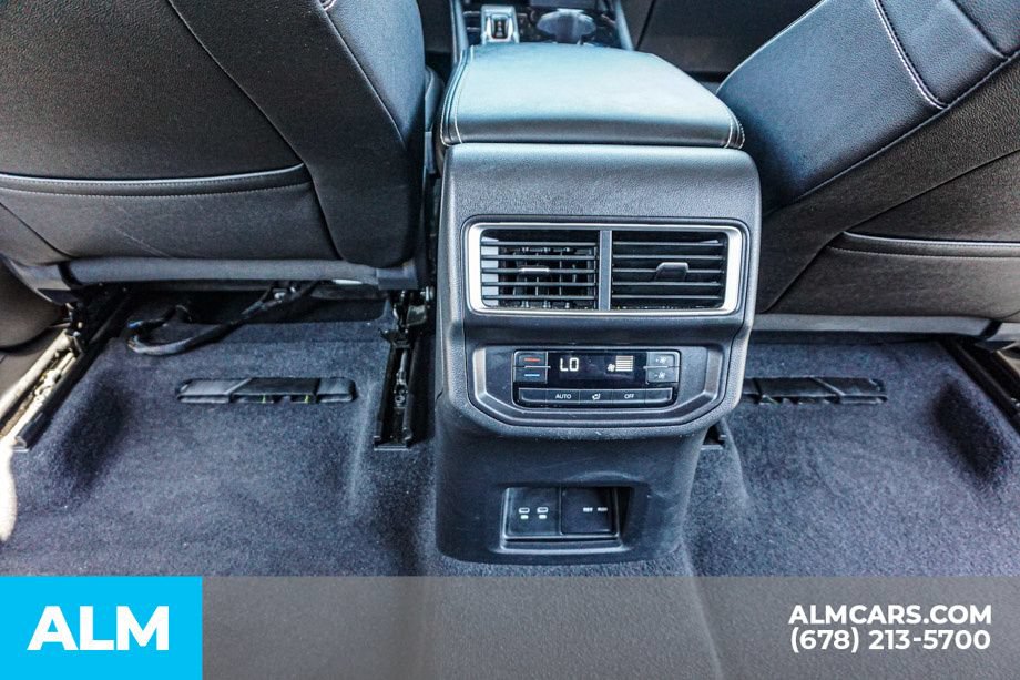 Used 2025 Volkswagen Atlas SE FWD image 32