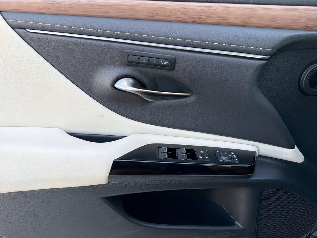 Certified 2024 Lexus ES 350 w/ Premium Package FWD image 29