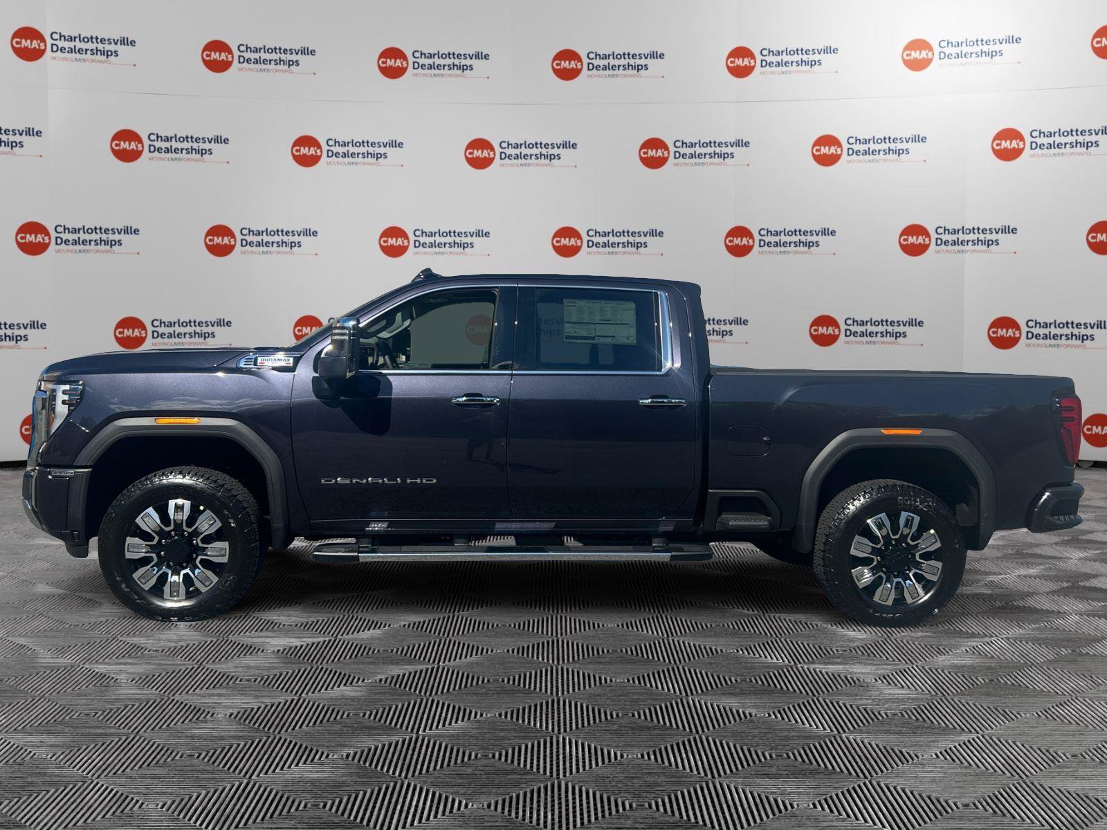 New 2026 GMC Sierra 2500 Denali w/ Denali Reserve Package AWD/4WD image 2