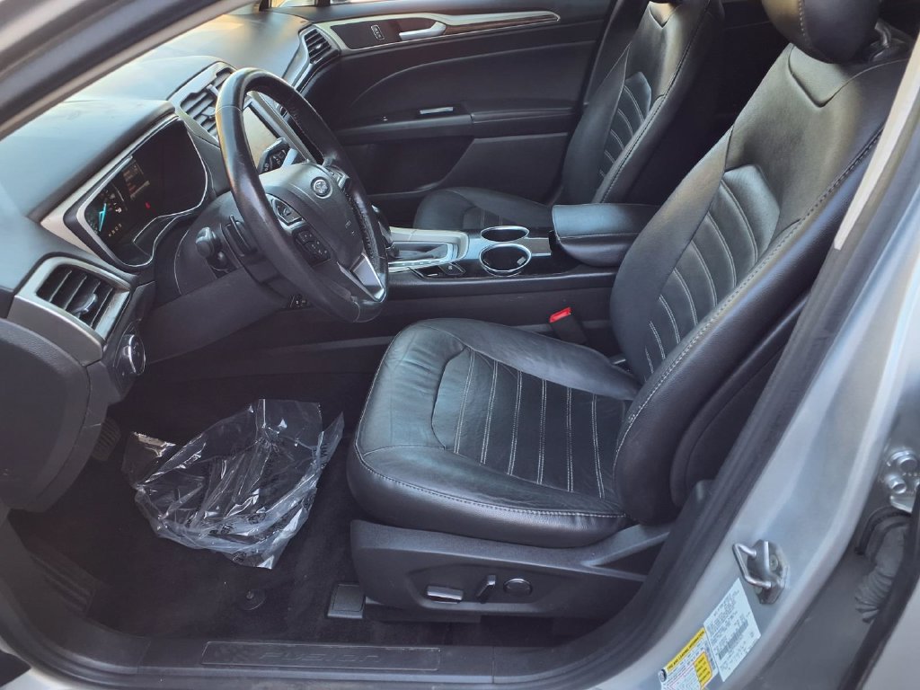 Used 2013 Ford Fusion SE FWD image 17