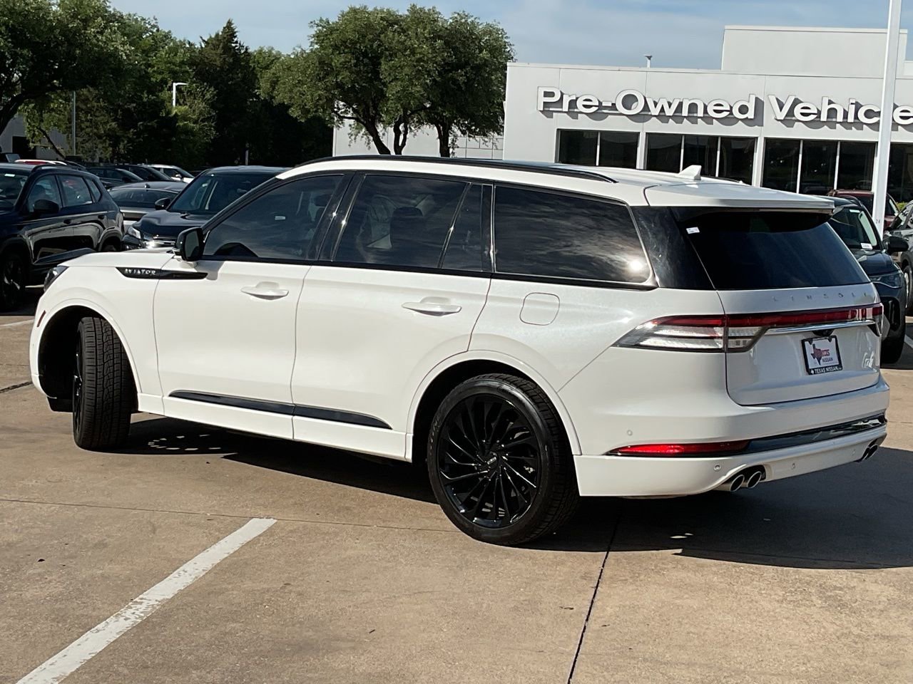 Used 2023 Lincoln Aviator Reserve w/ Equipment Group 201A image 7