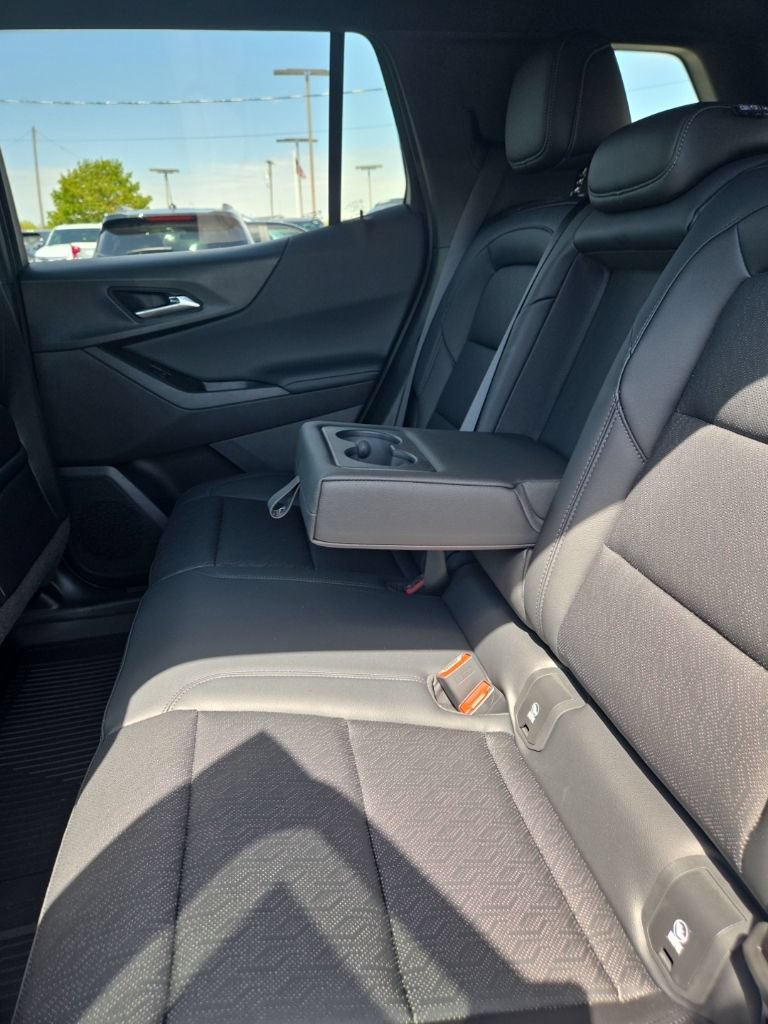 New 2026 Chevrolet Equinox LT w/ Convenience Package II FWD image 10