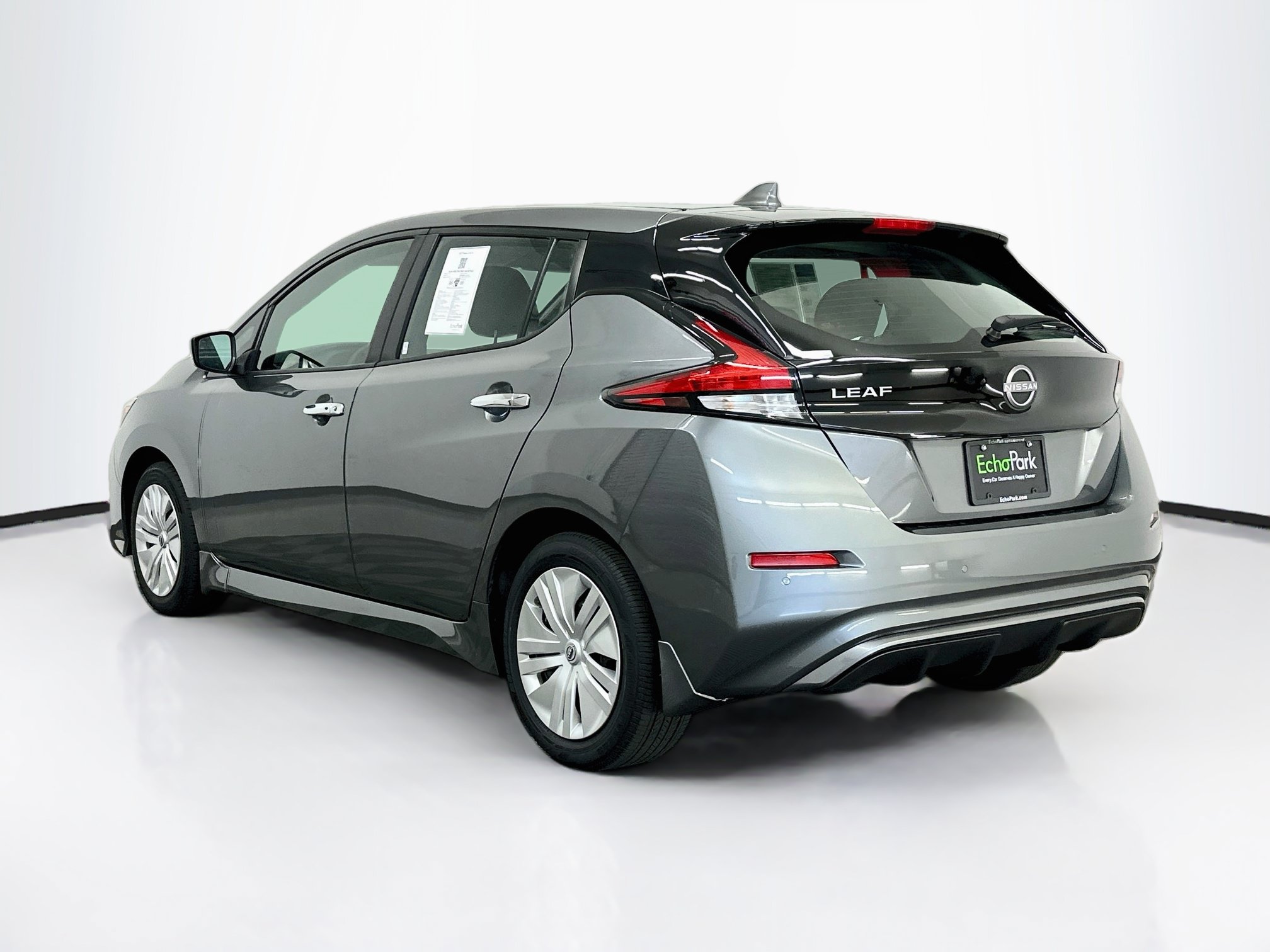 Used 2025 Nissan Leaf S FWD image 5
