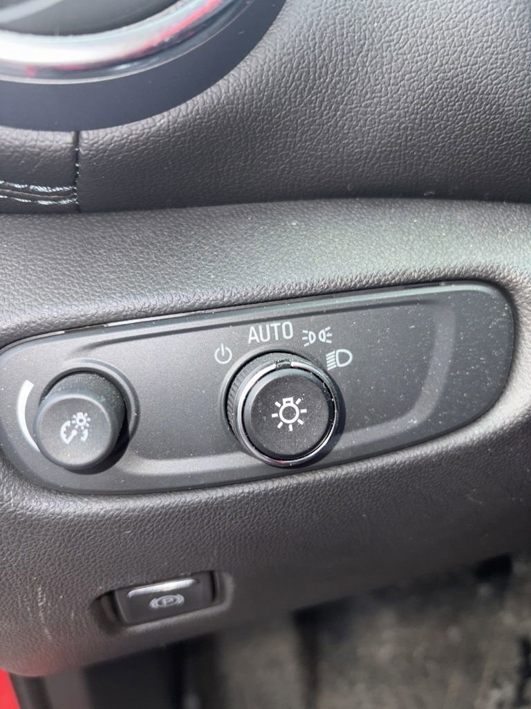 Used 2019 Chevrolet Blazer LT image 26