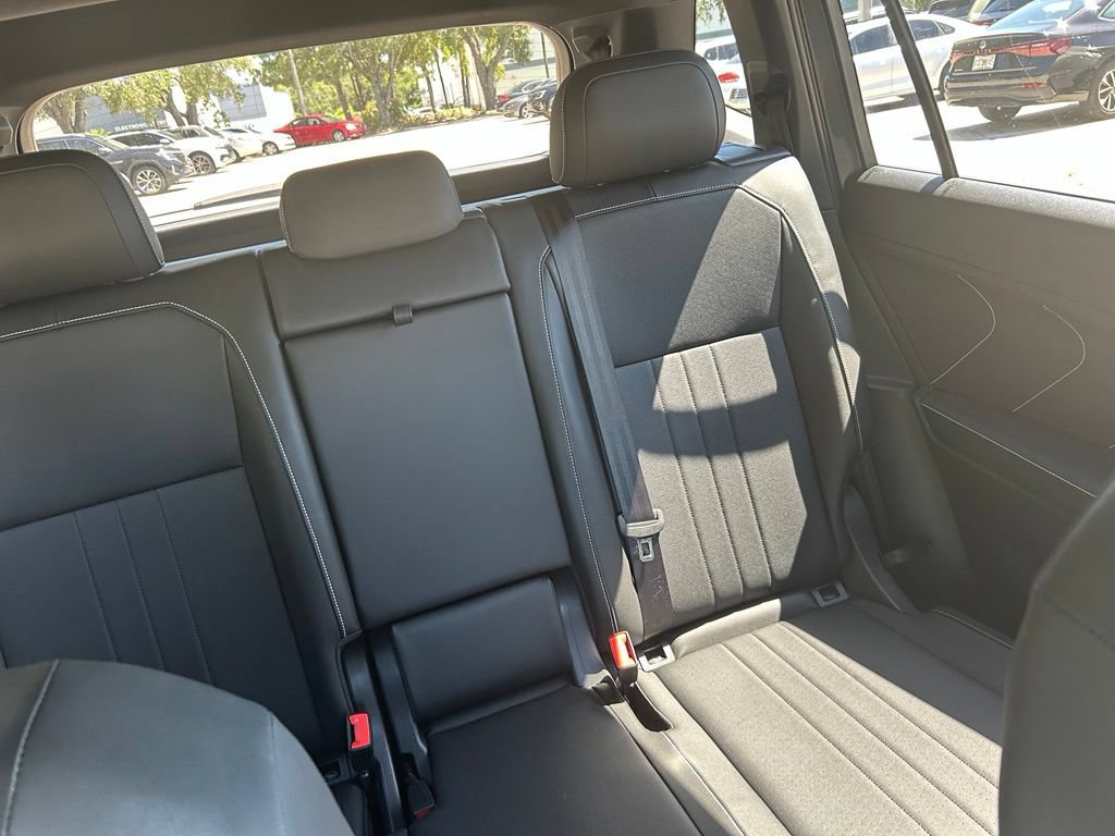 Certified 2023 Volkswagen Tiguan SE R-Line FWD image 14