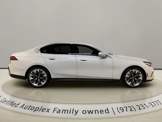 Used 2025 BMW 530i w/ Premium Package RWD image 6
