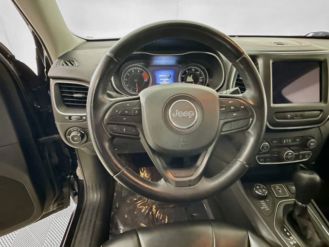 Used 2019 Jeep Cherokee Trailhawk image 11