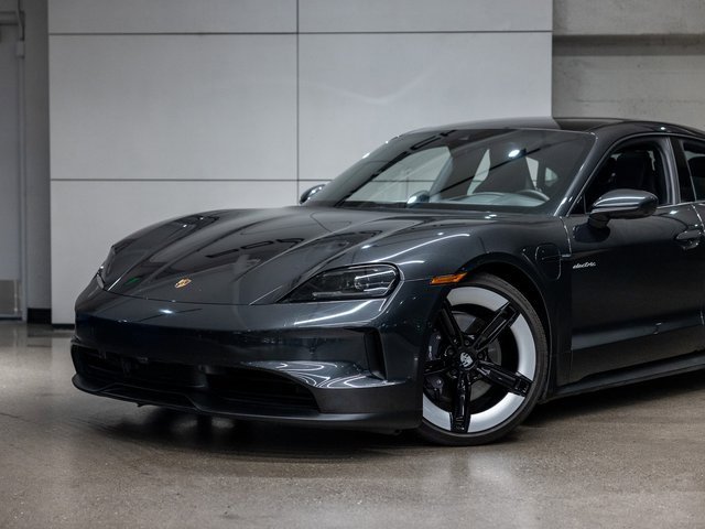 Used 2025 Porsche Cayenne S image 17