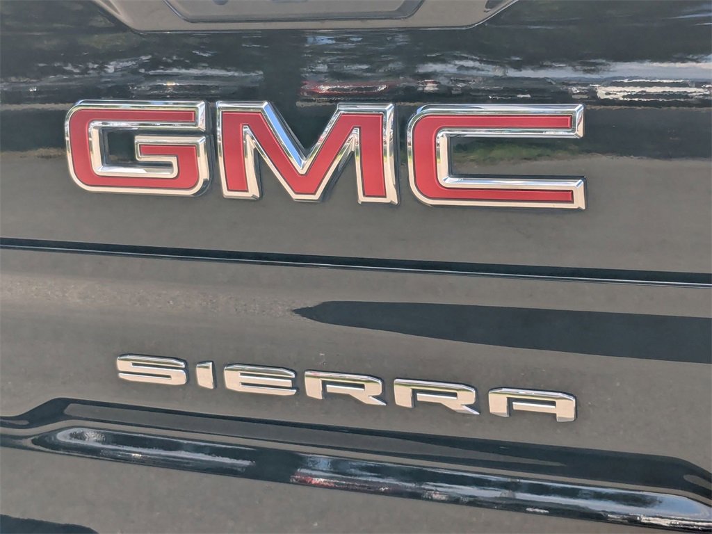 Used 2024 GMC Sierra 1500 AT4 w/ Technology Package image 7