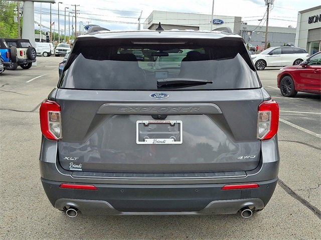 Used 2024 Ford Explorer XLT w/ Equipment Group 202A AWD/4WD image 5