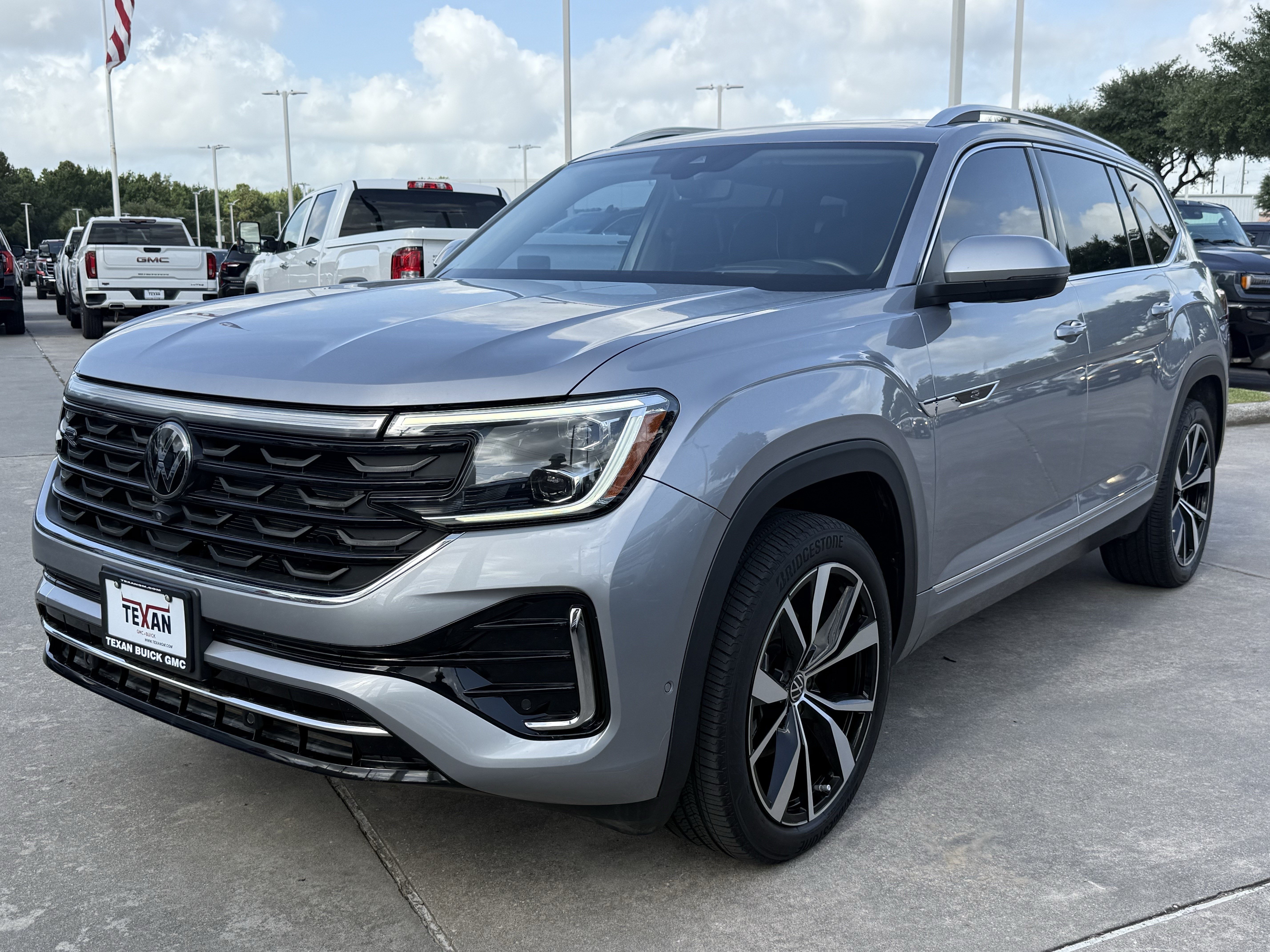 Used 2024 Volkswagen Atlas SEL Premium R-Line AWD/4WD image 9