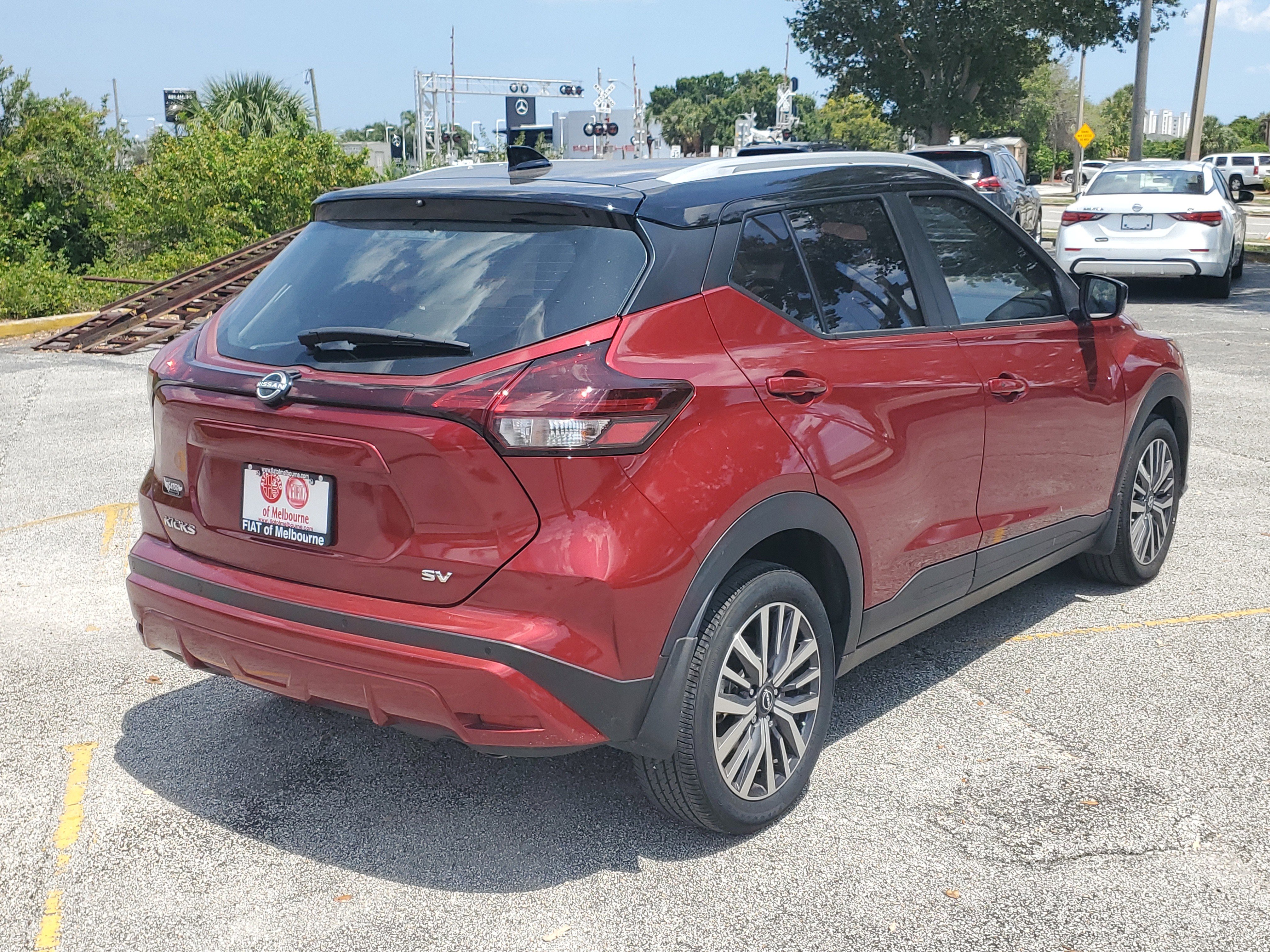 Used 2023 Nissan Kicks SV FWD image 4