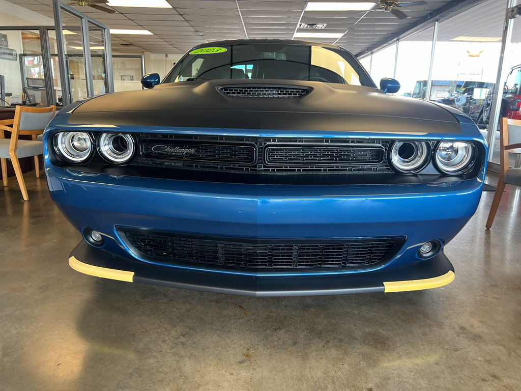 Used 2023 Dodge Challenger R/T w/ T/A Package image 2