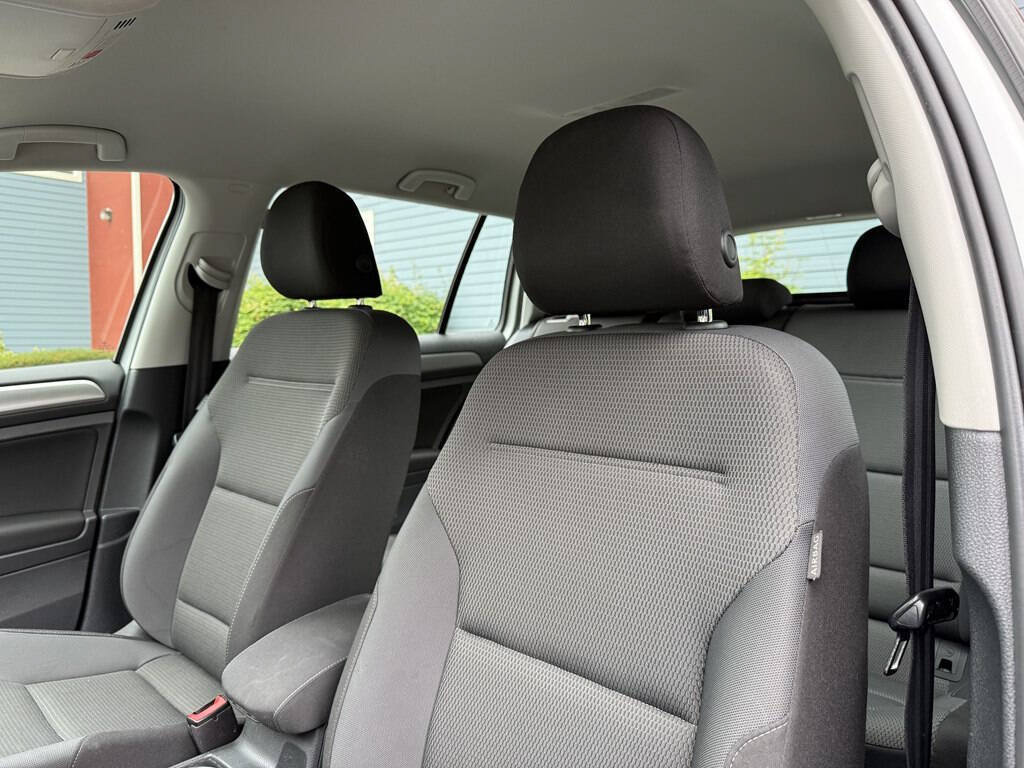 Used 2017 Volkswagen Golf S AWD/4WD image 17