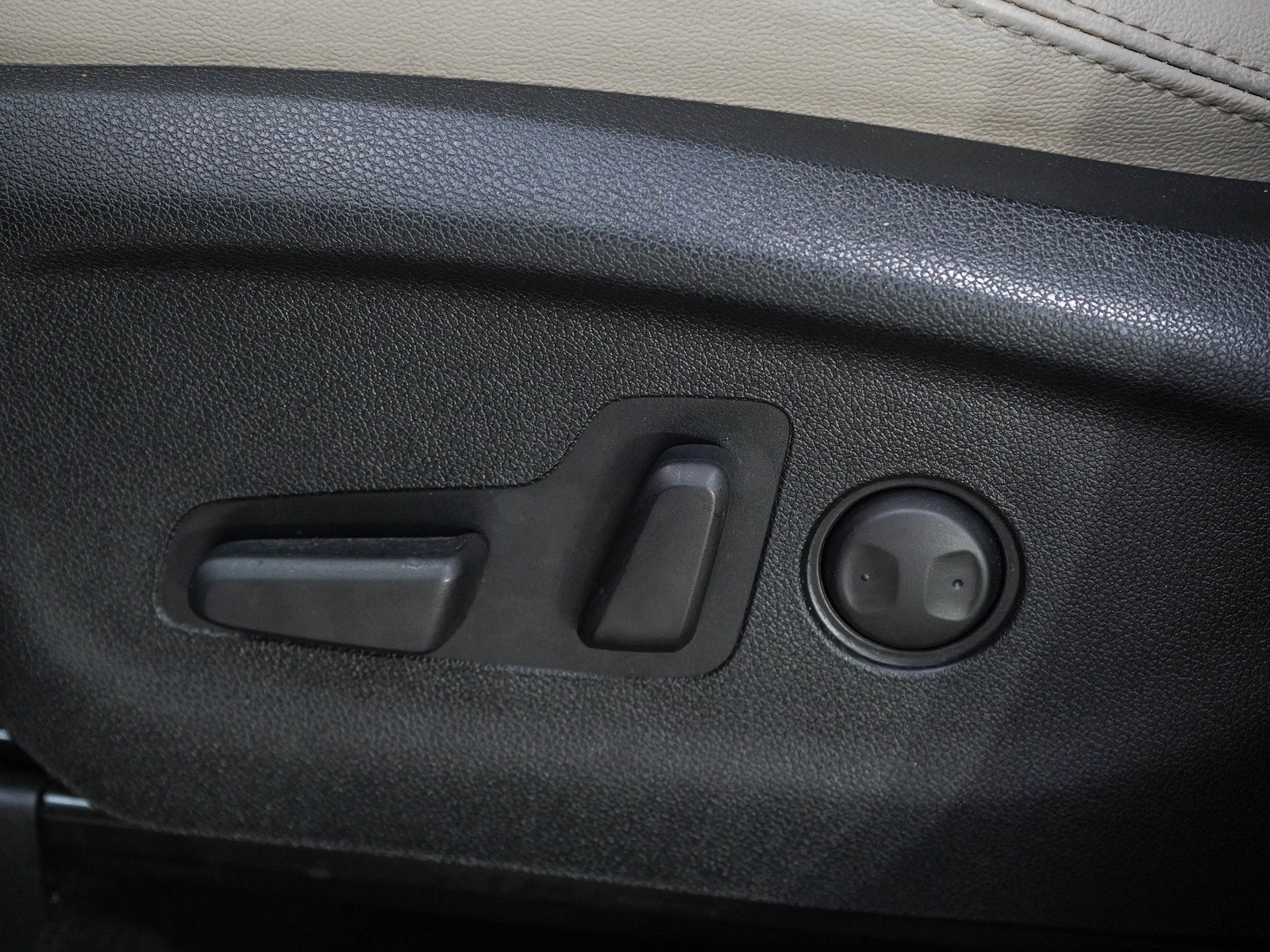 Used 2020 Kia Sorento EX AWD/4WD image 24