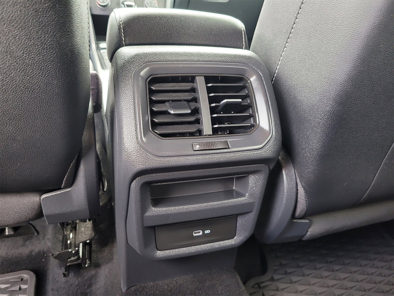 Used 2022 Volkswagen Taos SE image 13