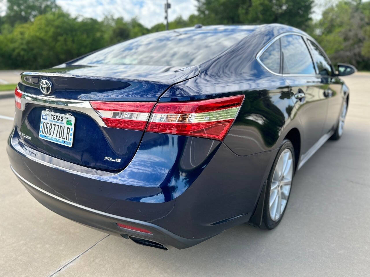 Used 2013 Toyota Avalon XLE Touring FWD image 6