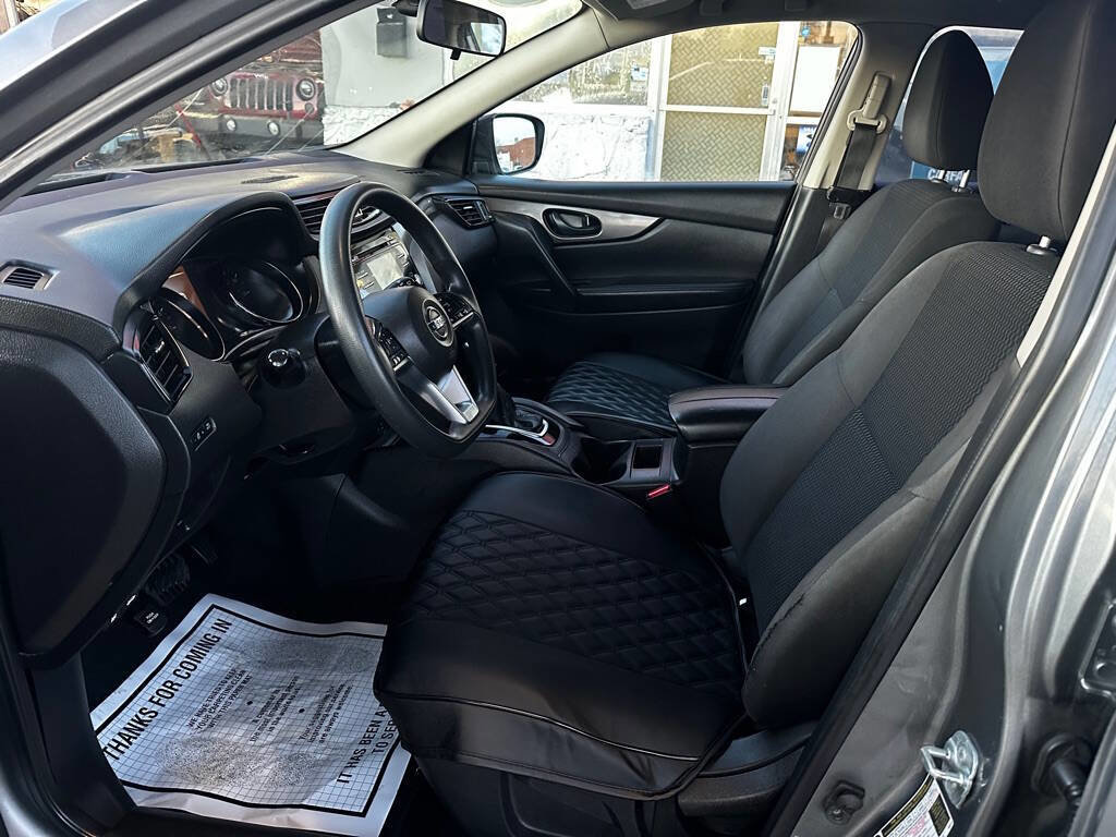 Used 2017 Nissan Rogue Sport S w/ S Appearance Package image 13