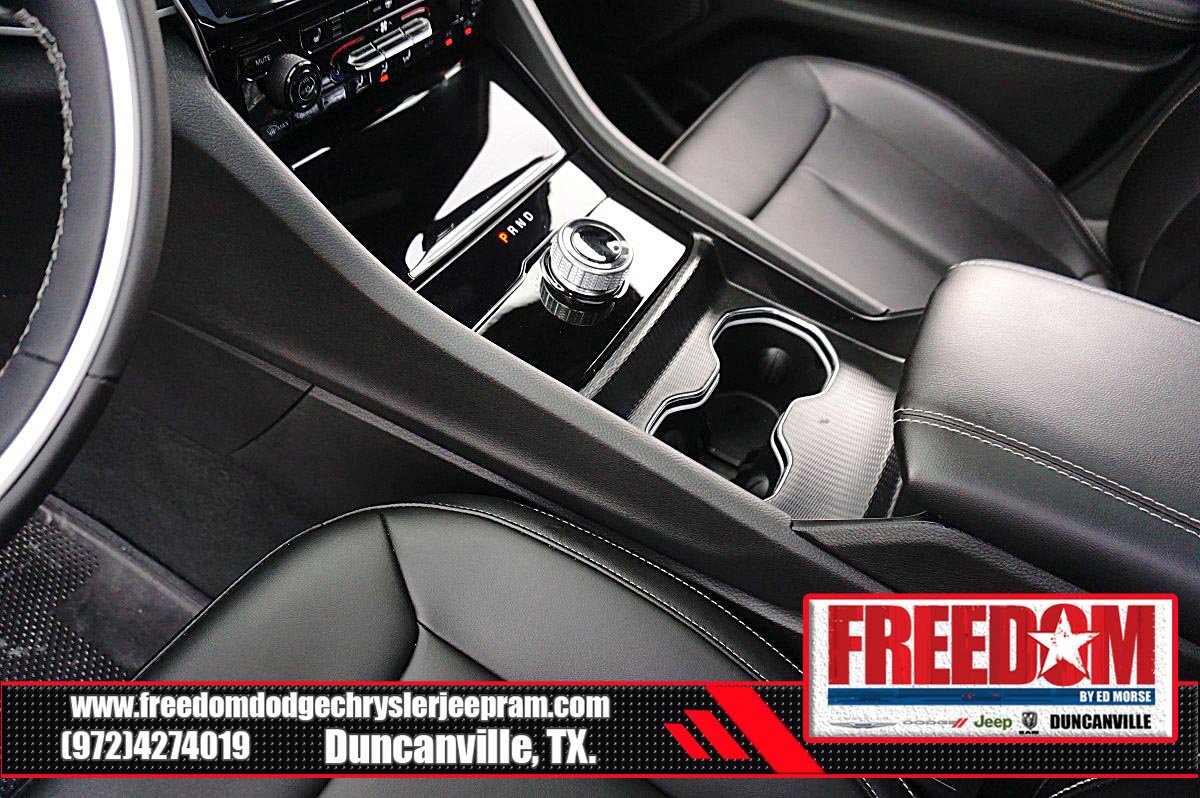 Certified 2025 Jeep Grand Cherokee Limited w/ Black Appearance Package RWD image 33