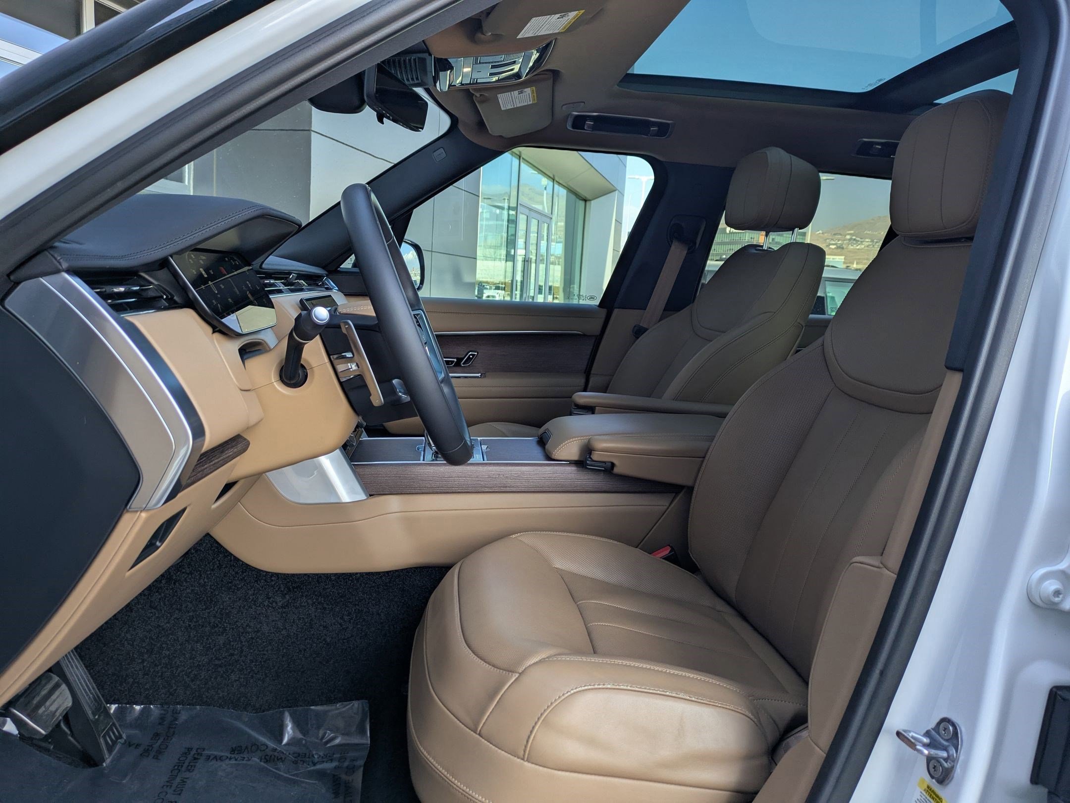 Used 2023 Land Rover Range Rover SE image 23