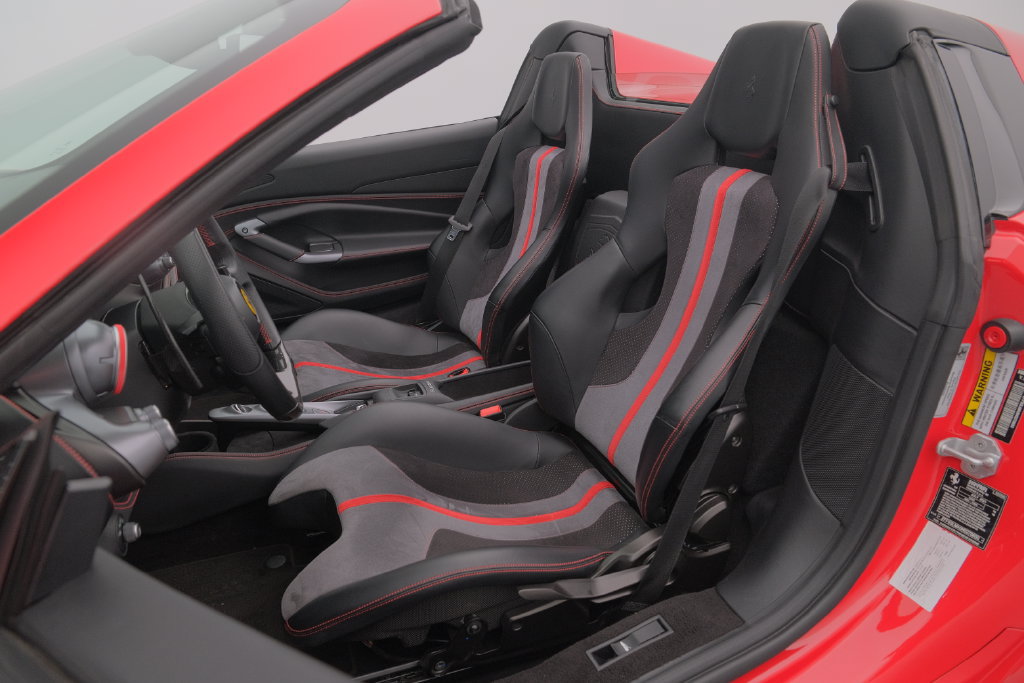 Used 2022 Ferrari F8 Tributo RWD image 38
