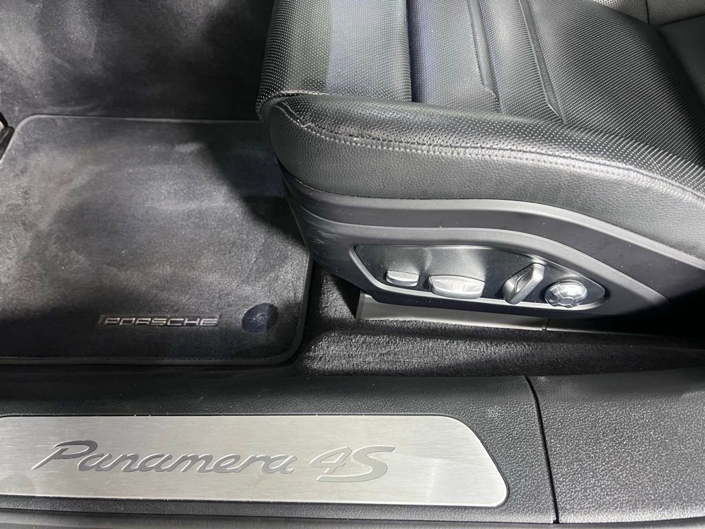 Certified 2020 Porsche Panamera 4S image 30