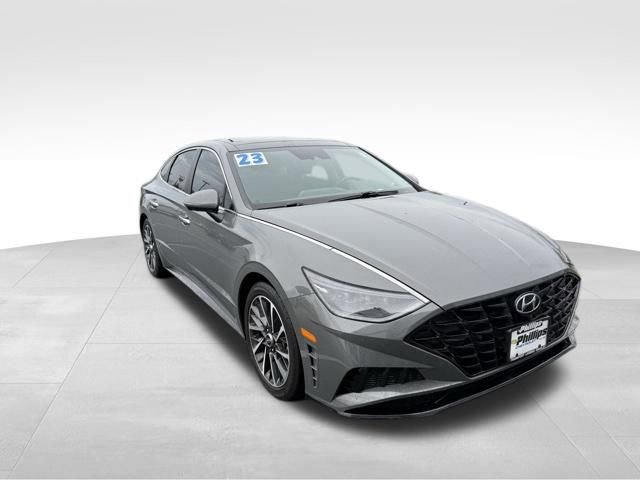 Used 2023 Hyundai Sonata Limited w/ Cargo Package FWD image 3