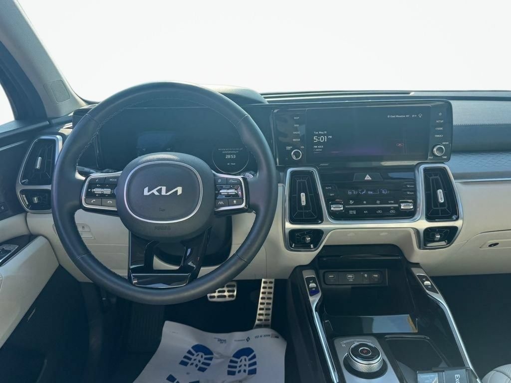 Certified 2023 Kia Sorento SX Prestige AWD/4WD image 14