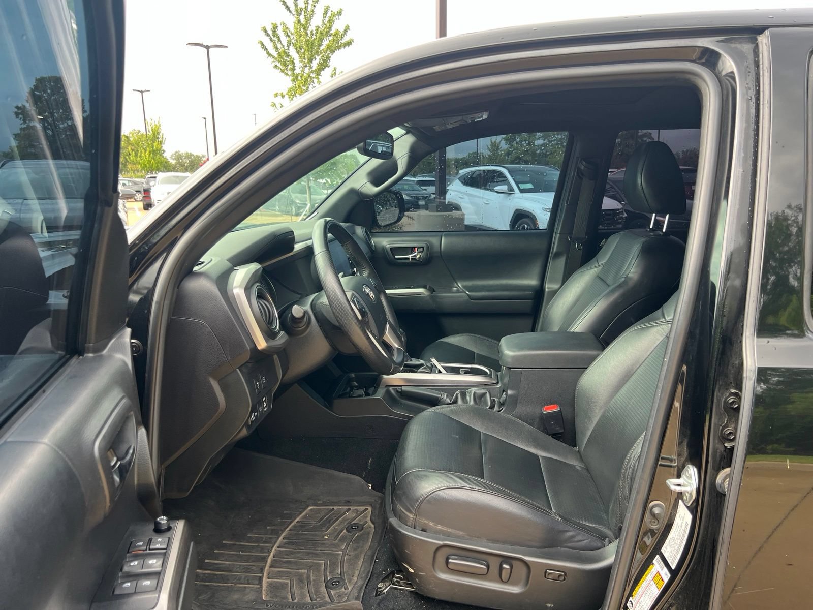 Used 2023 Toyota Tacoma Limited w/ Nightshade Package AWD/4WD image 22