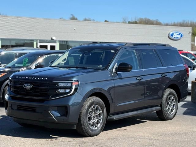 Used 2025 Ford Expedition Active image 36
