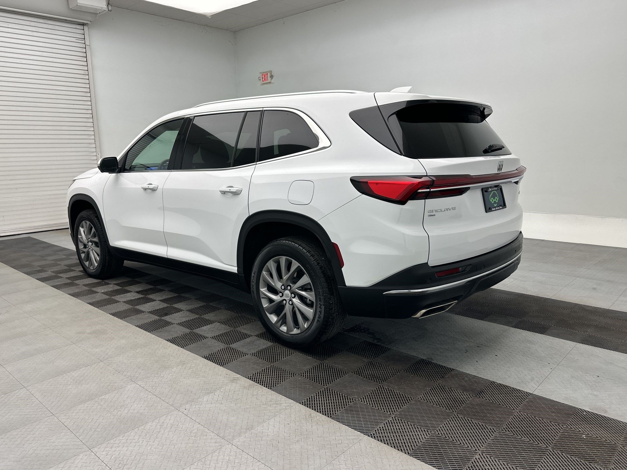 Certified 2025 Buick Enclave Preferred w/ Power Package AWD/4WD image 3