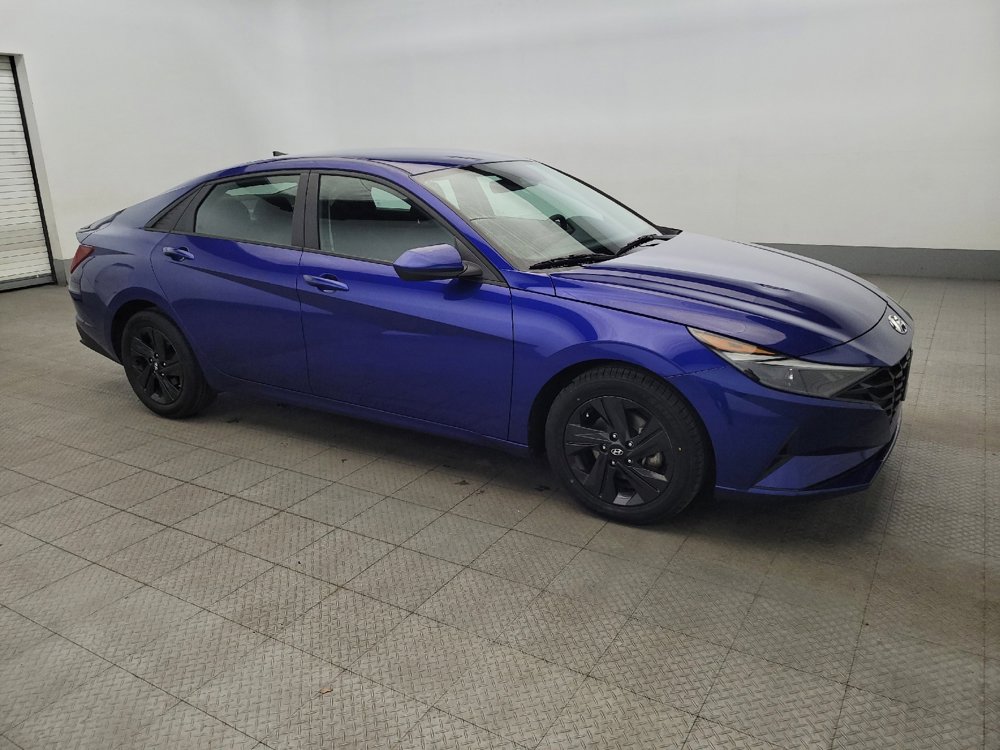 Used 2023 Hyundai Elantra SEL w/ Cargo Package image 11