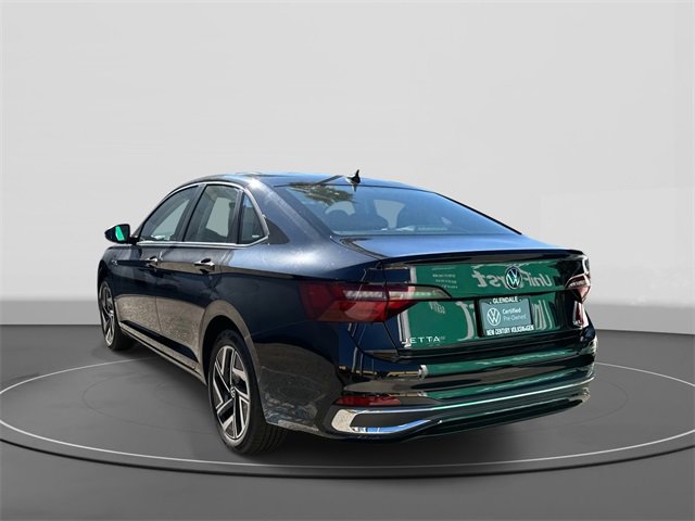 Certified 2022 Volkswagen Jetta SEL image 3