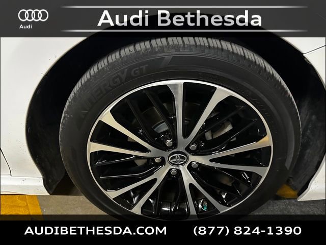 Used 2018 Toyota Camry SE w/ Moonroof Package image 7