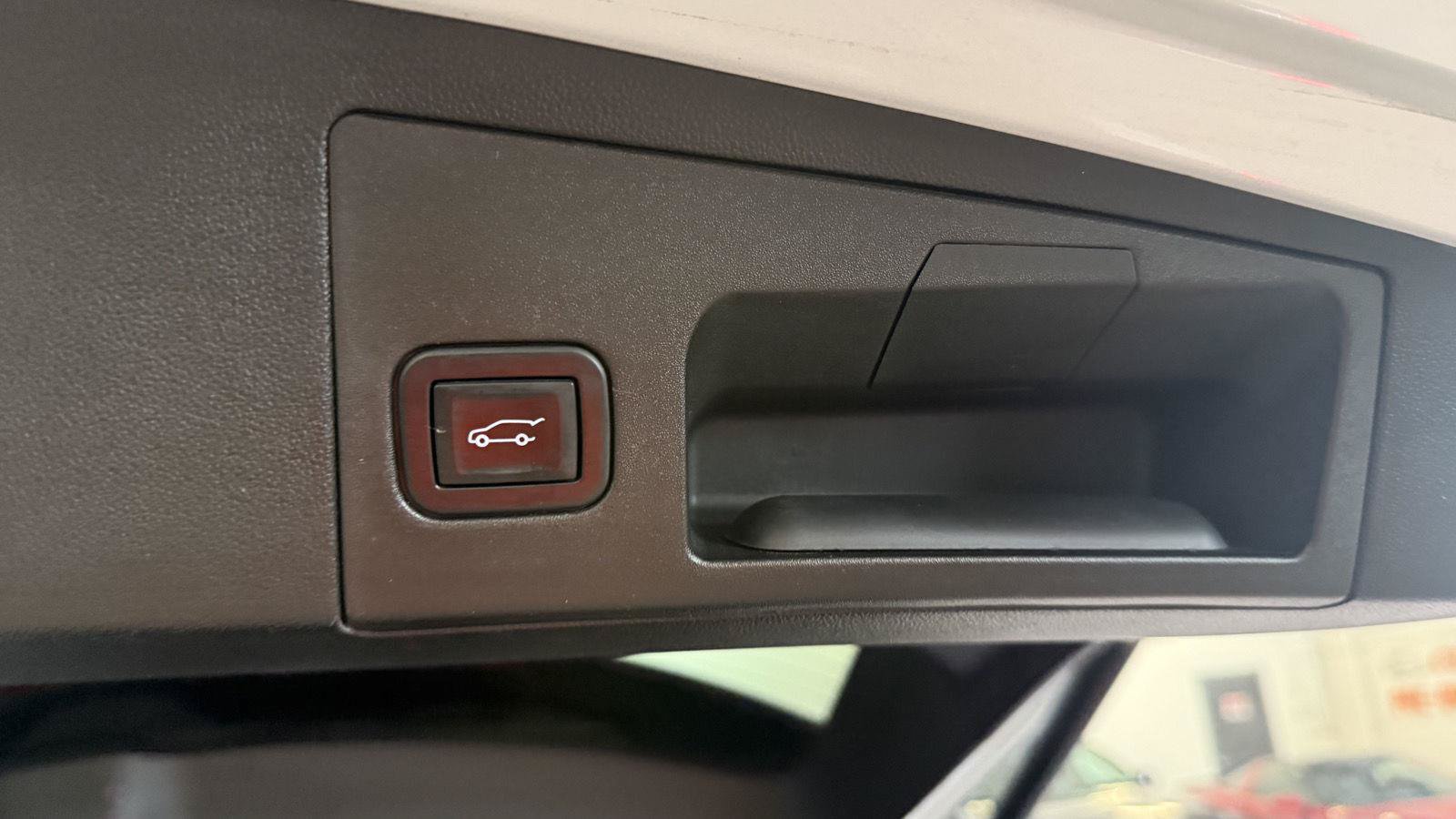 Used 2023 Cadillac XT5 Sportv w/ Technology Package AWD/4WD image 28