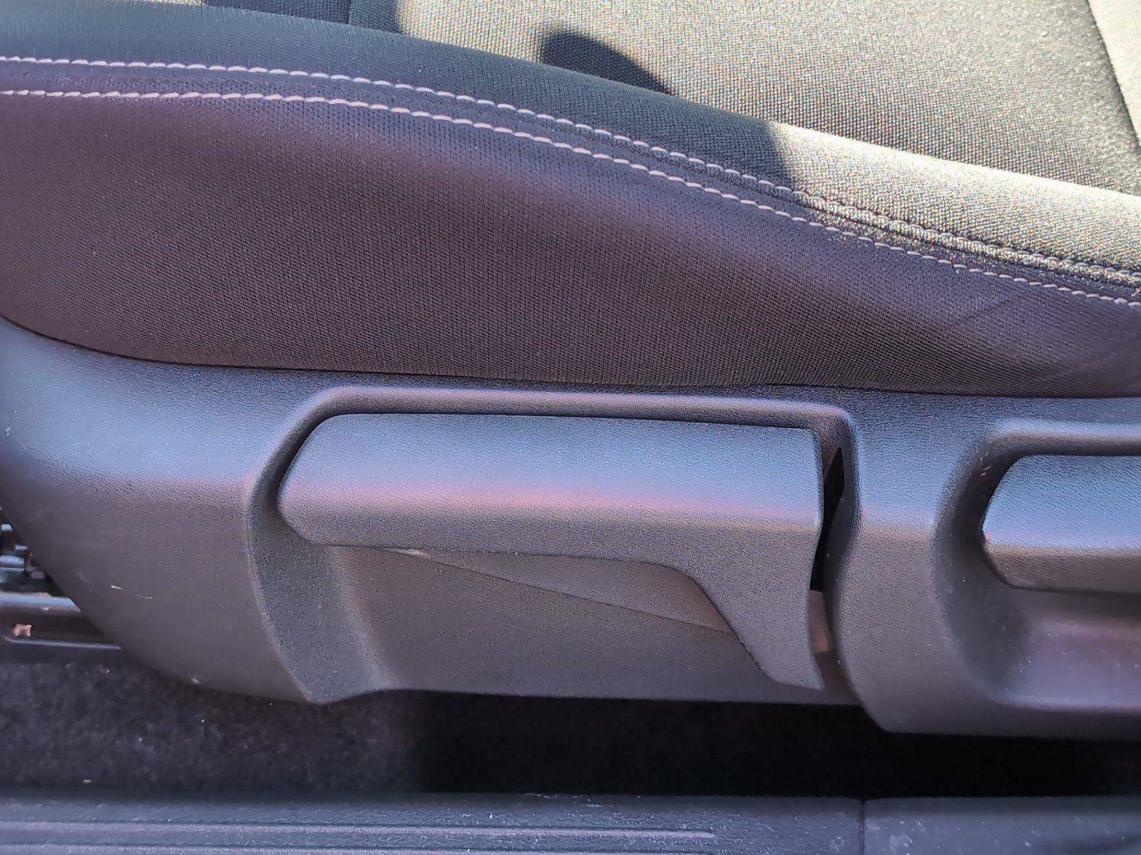 Used 2023 Nissan Rogue S FWD image 18