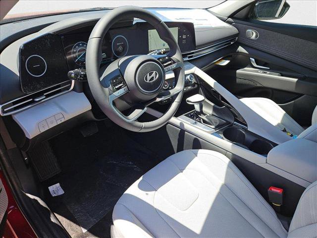 New 2025 Hyundai Elantra Limited image 3