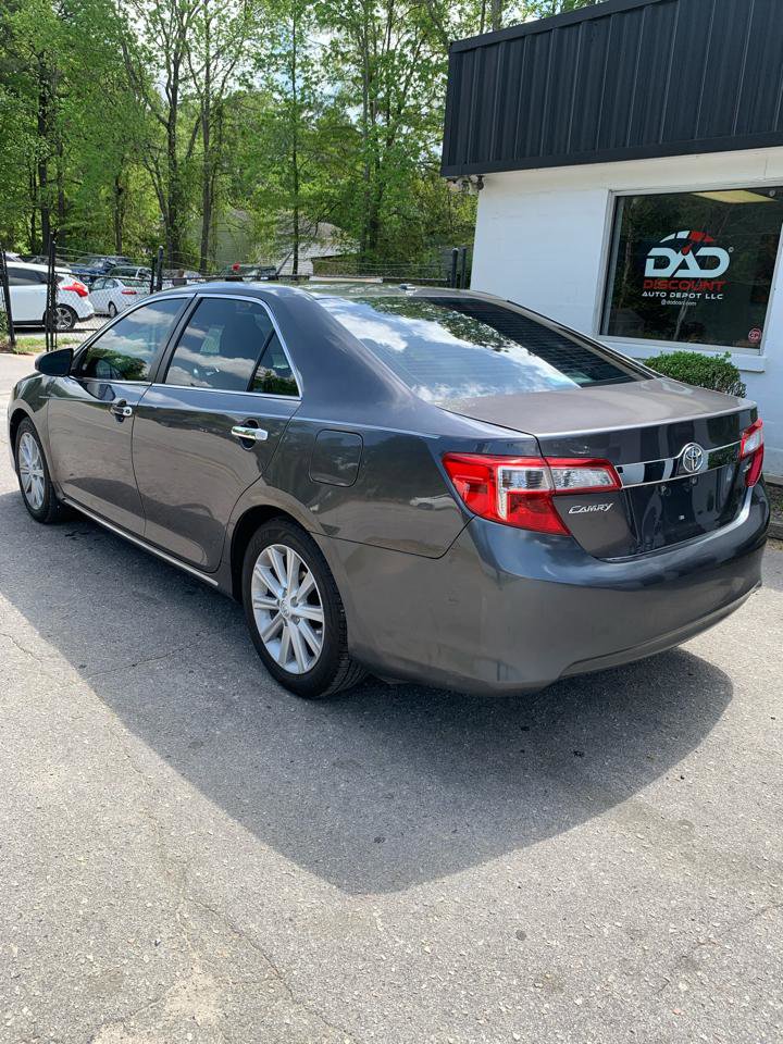 Used 2014 Toyota Camry XLE w/ Leather Package FWD image 6