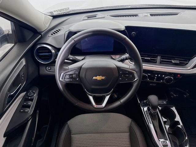 Used 2024 Chevrolet Trax LT w/ Driver Confidence Package image 23