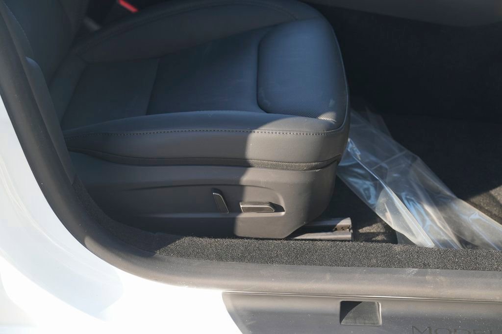 Used 2026 Tesla Model 3 Long Range image 30