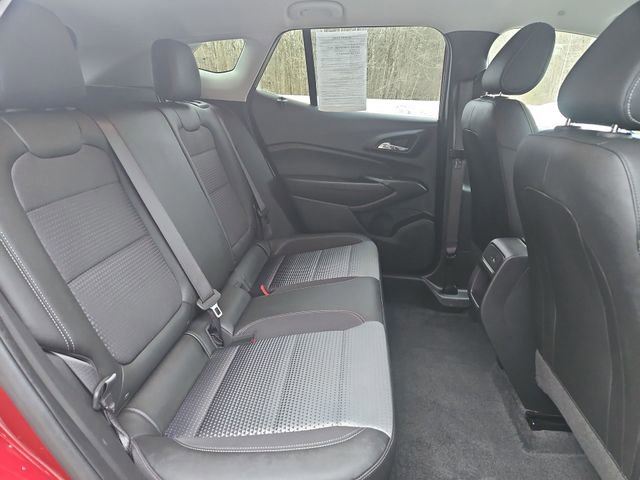 Used 2025 Chevrolet Trax LT w/ LT Convenience Package image 24