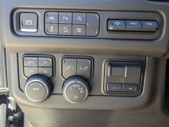 Used 2024 Chevrolet Suburban Premier AWD/4WD image 22