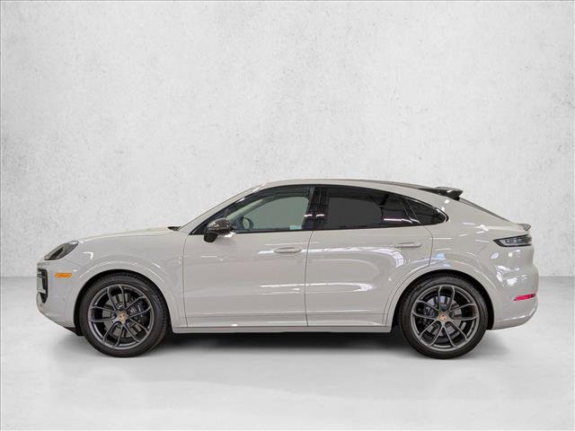 Used 2025 Porsche Cayenne GTS image 2