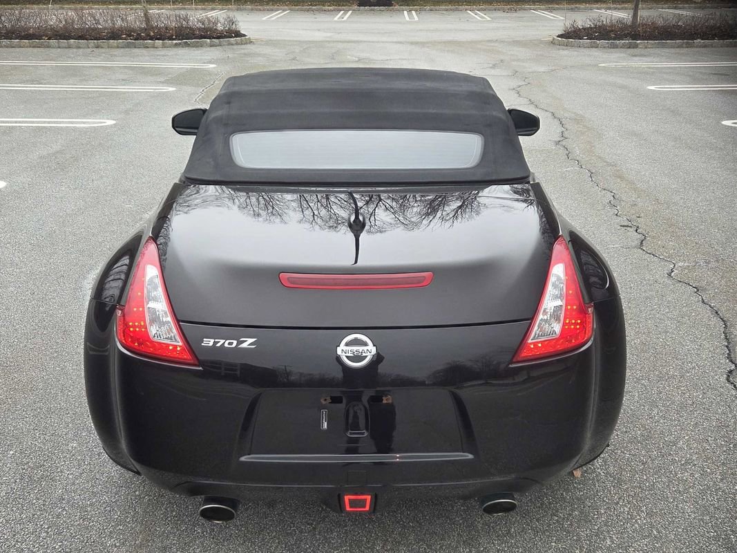 Used 2013 Nissan 370Z Touring w/ Sport Pkg RWD image 36